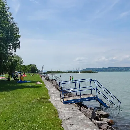 In - Balaton 19832 Apartamento *